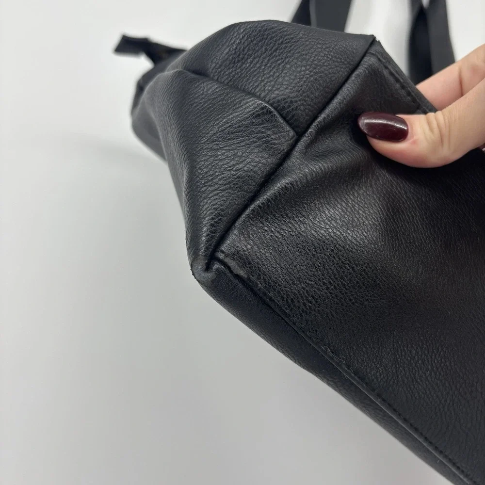 UNIVERSAL‎ THREAD Womens Shoulder BAG Book Laptop Work Faux Leather Suede DEFECT